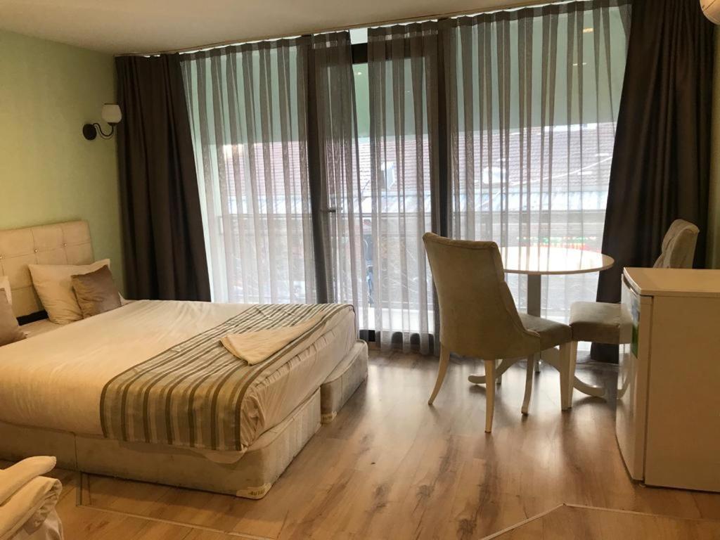 Historial Hotel Istanbul Bagian luar foto